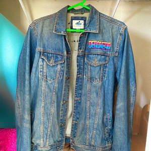 Vintage Grateful Dead Custom “Deadhead” denim jacket with vibrant patches!